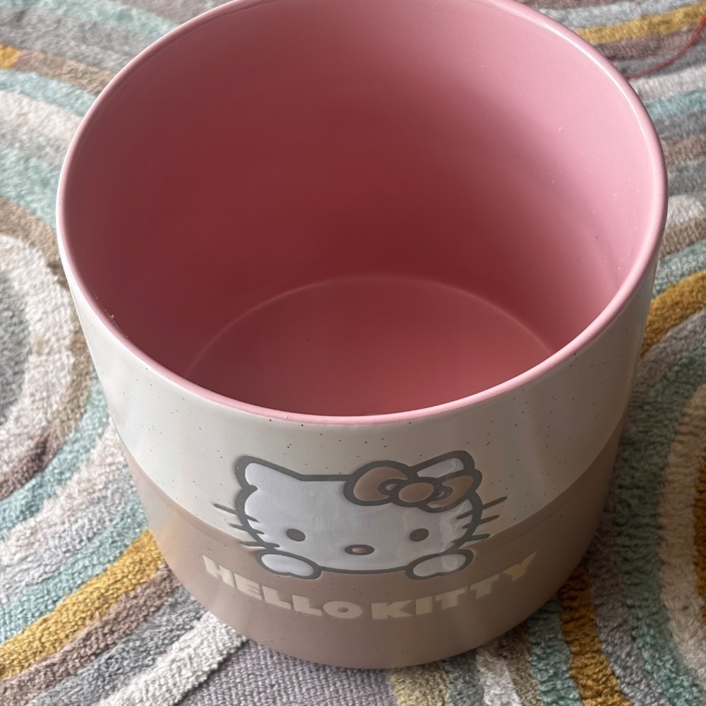 Hello Kitty Watching Planter 6.5” Beige/Tan NWT - Picture 6 of 8
